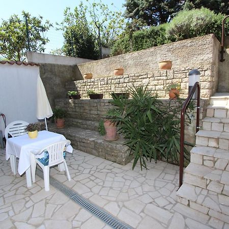Apartment Irena Пула Екстериор снимка