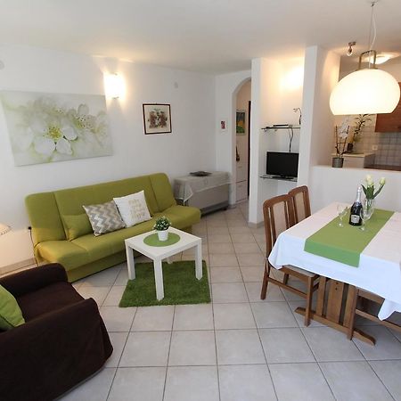 Apartment Irena Пула Екстериор снимка