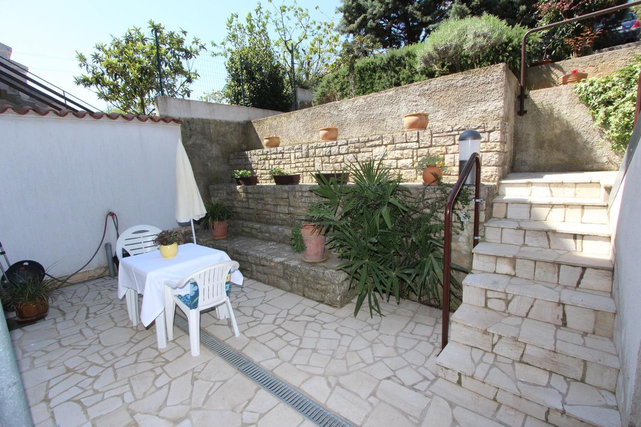 Apartment Irena Пула Екстериор снимка